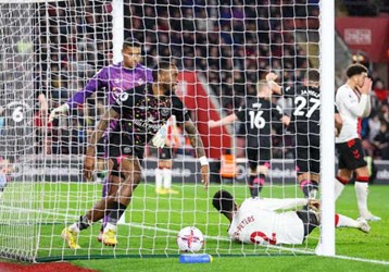 video Highlight : Southampton 0 - 2 Brentford (Ngoại hạng Anh)